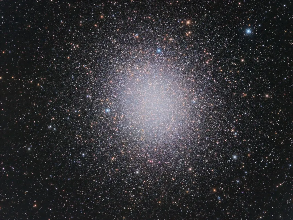 Шаровое скопление Омега Центавра (NGC 5139) в телескоп