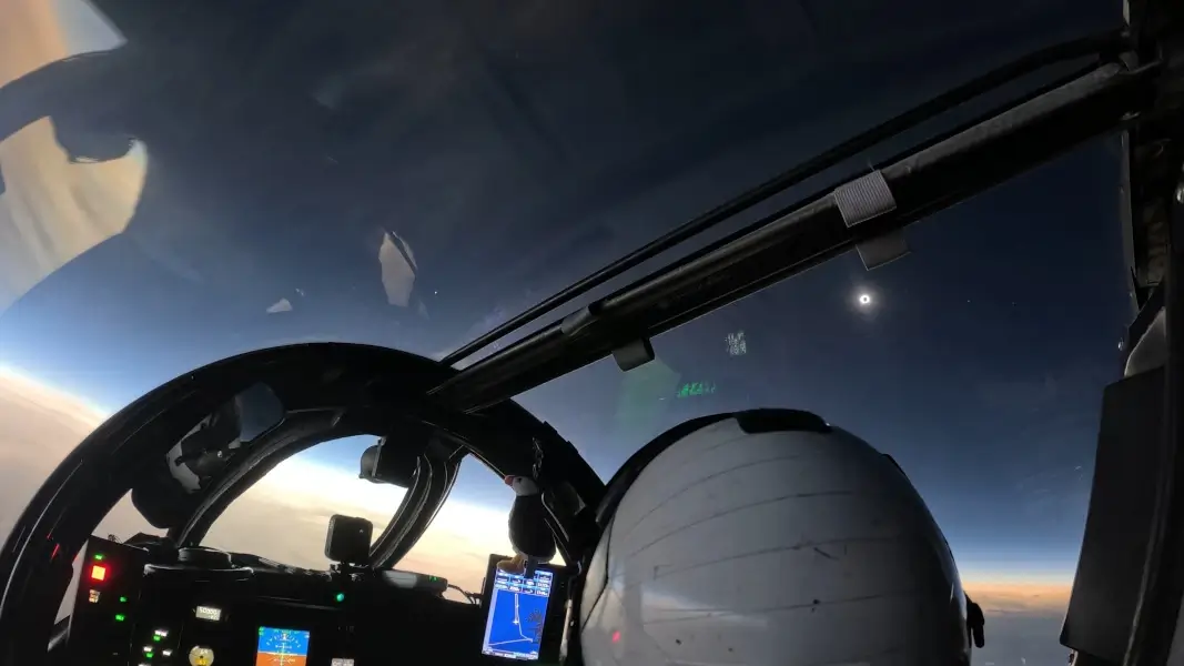 Полное солнечное затмение 12 августа 2026 года из кабины высотного самолета NASA WB-57F